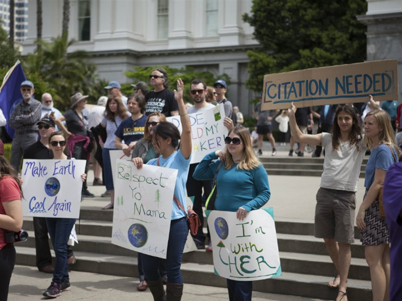 042217 Science March Sacramento 03 VN P